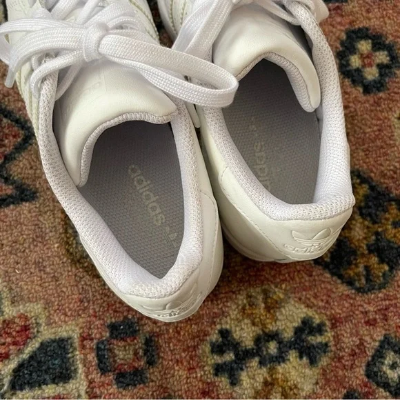 Adidas Brand Women’s Superstar Athletic Shoe White Monochrome Size 5 1/2 - Picture 5 of 6
